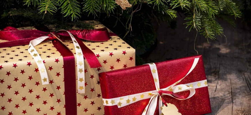 Výhodná vánoční půjčka nabízí možnost získat až 30 000 Kč prakticky ihned. Peníze můžete použít na nákup vánočních dárků, nebo i na cokoliv jiného. Peníze splácíte až 11 měsíců a zaplatíte jen minimální poplatky. Navíc je zde i možnost odložení splátek zdarma.